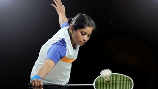 joueuse de badminton en action